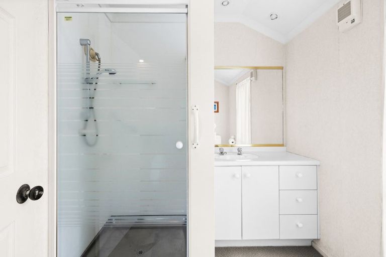 Photo of property in 11 Kingsgate Row, Havelock North, 4130