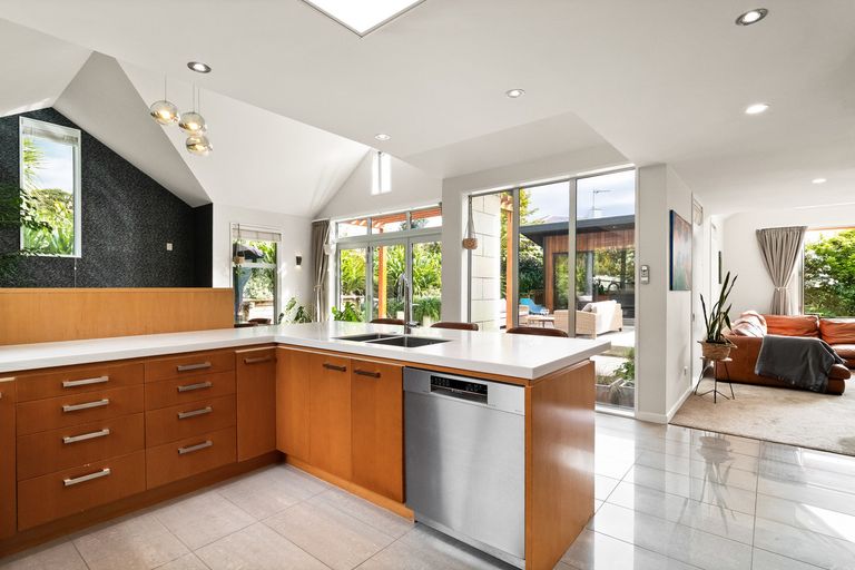 Photo of property in 11 Holyport Close, Fairfield, Dunedin, 9018