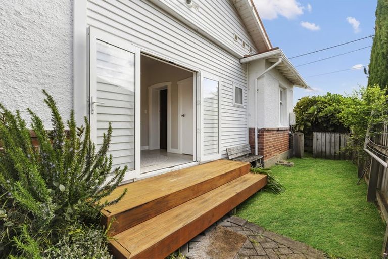 Photo of property in 35 Puriri Street, Miramar, Wellington, 6022