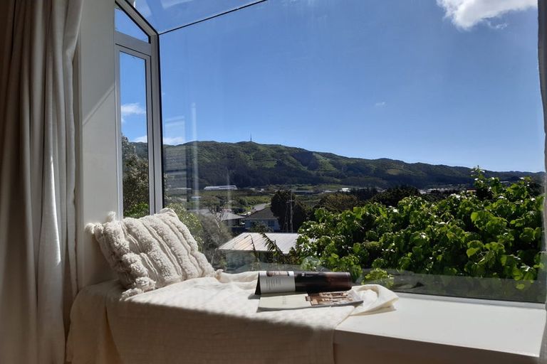 Photo of property in 3a Roberts Street, Tawa, Wellington, 5028