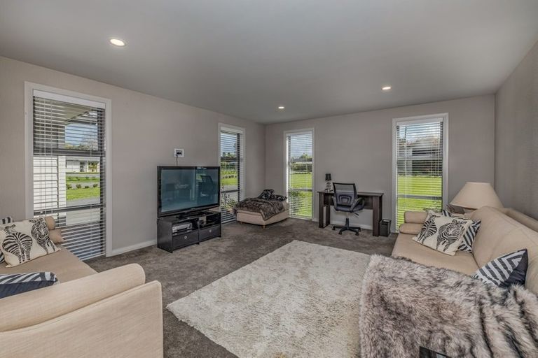 Photo of property in 1 Hoults Way, Kerikeri, 0230