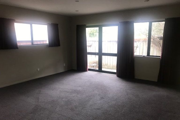 Photo of property in 2/15 Allen Street, Boulcott, Lower Hutt, 5011