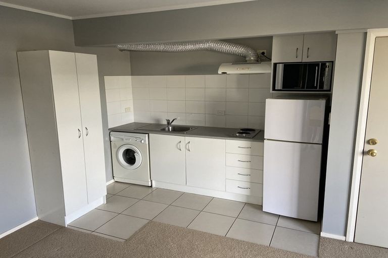 Photo of property in 7 Rhonda Place, Opaheke, Papakura, 2113