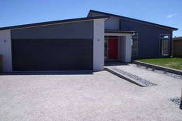 Photo of property in 10 Kaimai Place, Aotea, Porirua, 5024