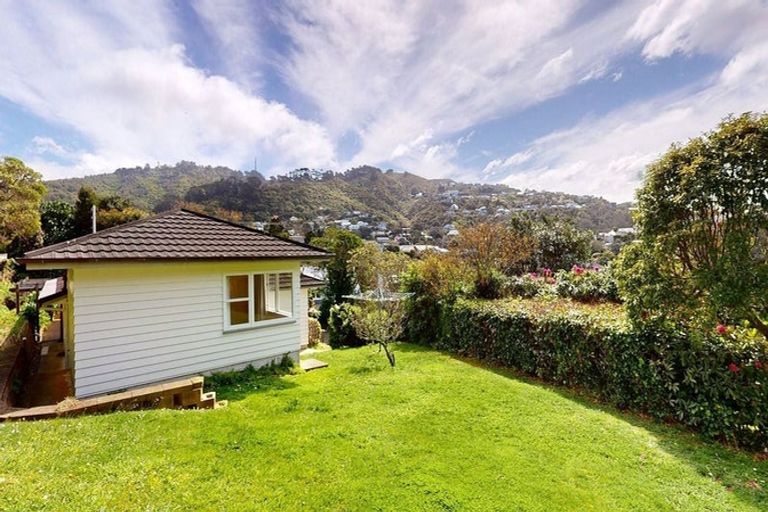 Photo of property in 12 Delhi Crescent, Khandallah, Wellington, 6035