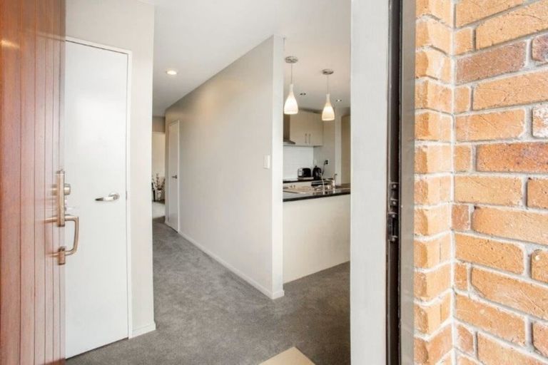 Photo of property in 21 Cityview Place, Massey, Auckland, 0614