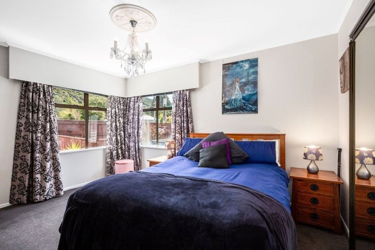 Photo of property in 188 Wellington Road, Wainuiomata, Lower Hutt, 5014