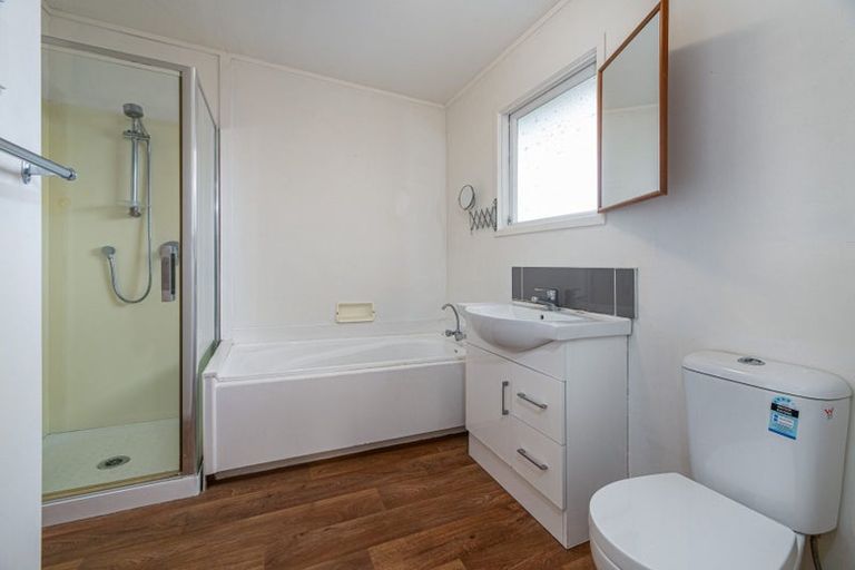 Photo of property in 55 Taioma Crescent, Te Atatu Peninsula, Auckland, 0610