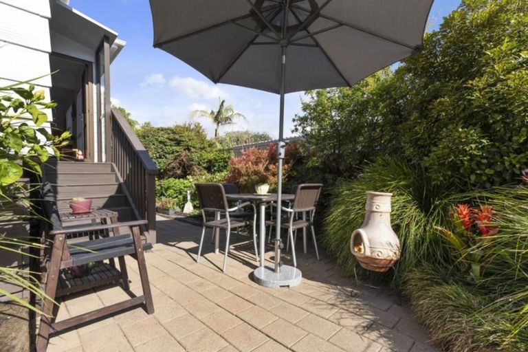 Photo of property in 2/17 County Road, Torbay, Auckland, 0630