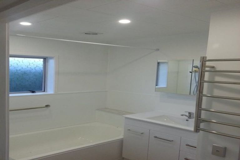 Photo of property in 43a Rawhiti Road, Manly, Whangaparaoa, 0930