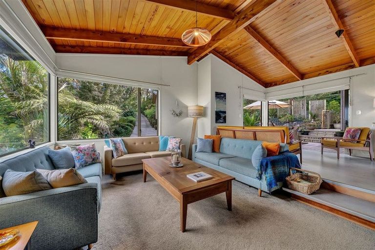 Photo of property in 12 Kereru Grove, Greenhithe, Auckland, 0632