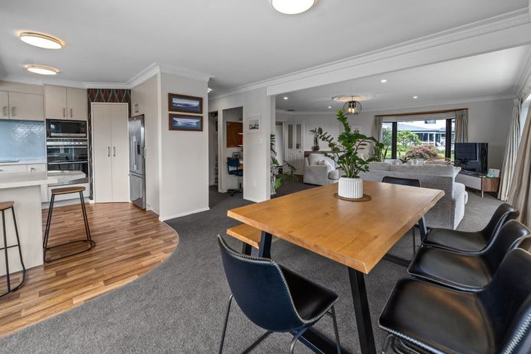 Photo of property in 17 Randell Place, Te Puke, 3119