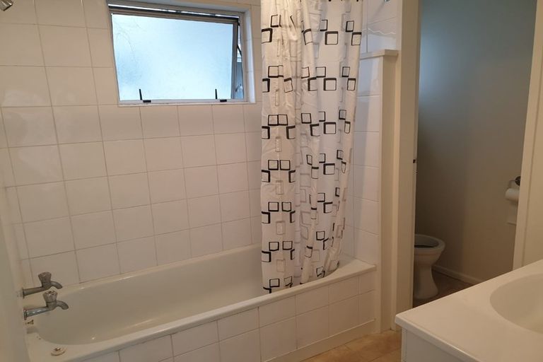 Photo of property in 1/126 Redwood Avenue, Tawa, Wellington, 5028