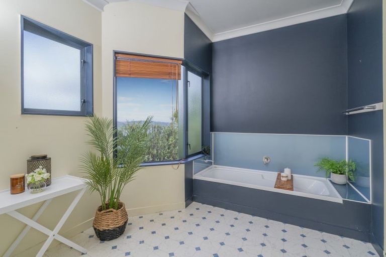 Photo of property in 115 Centennial Drive, Whitianga, 3510