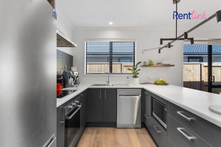 Photo of property in 79 Hills View Drive, Papamoa, 3118