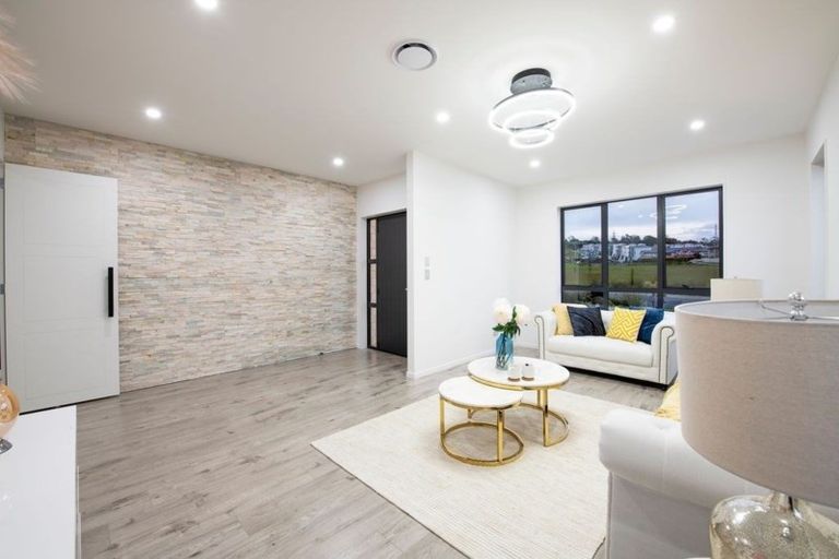 Photo of property in 42 Tir Conaill Avenue, Flat Bush, Auckland, 2019