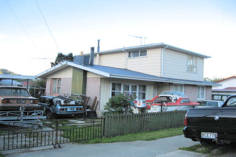 Photo of property in 9 Buller Street, Picton, 7220