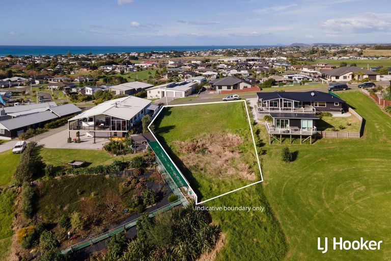Photo of property in 24 Tohora View, Waihi Beach, 3611