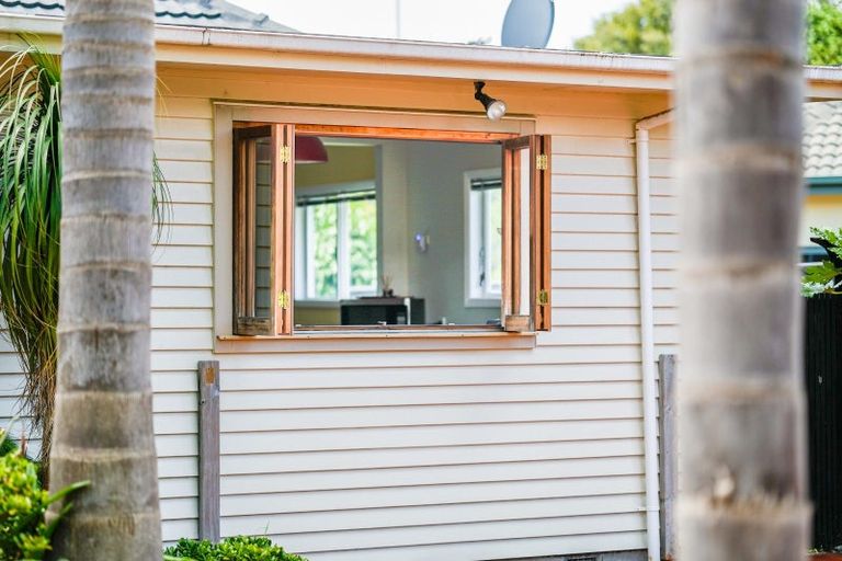 Photo of property in 6 Kohekohe Road, Waikanae, 5036