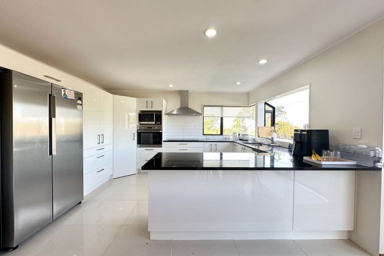 Photo of property in 4/6 Honeysuckle Lane, Mairangi Bay, Auckland, 0630