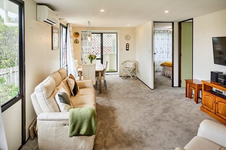 Photo of property in 4 Kivell Street, Ranui, Porirua, 5024