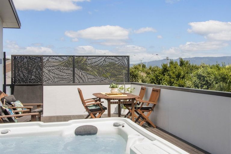 Photo of property in 12 Haden Place, Omokoroa, 3114