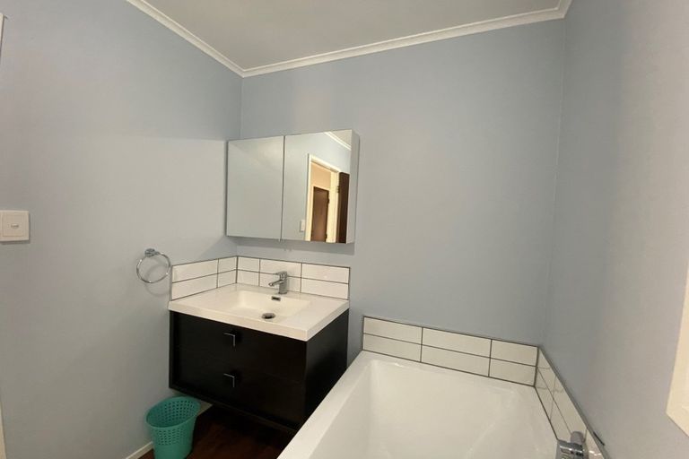 Photo of property in 6 Cranberry Place, Bucklands Beach, Auckland, 2012