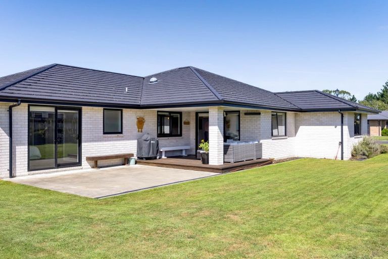 Photo of property in 10 Mercade Close, Stratford, 4332