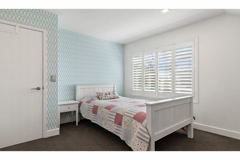 Photo of property in 94 Saint Martins Road, Saint Martins, Christchurch, 8022