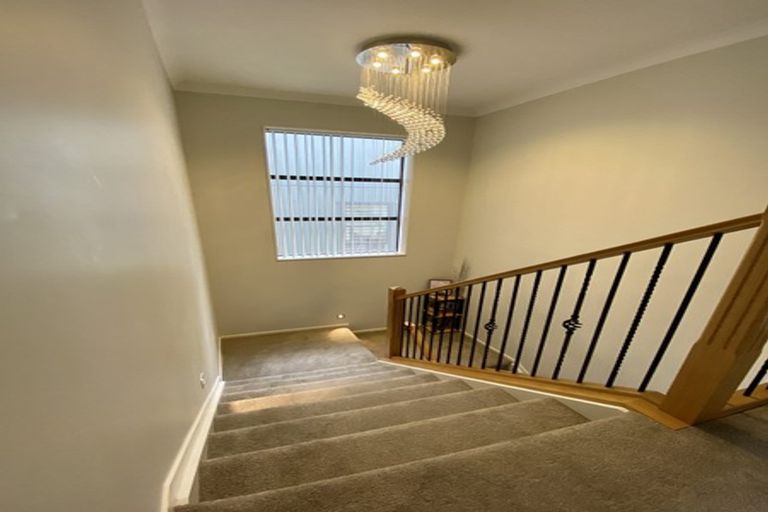 Photo of property in 32 Goodfellow Lane, Flat Bush, Auckland, 2019