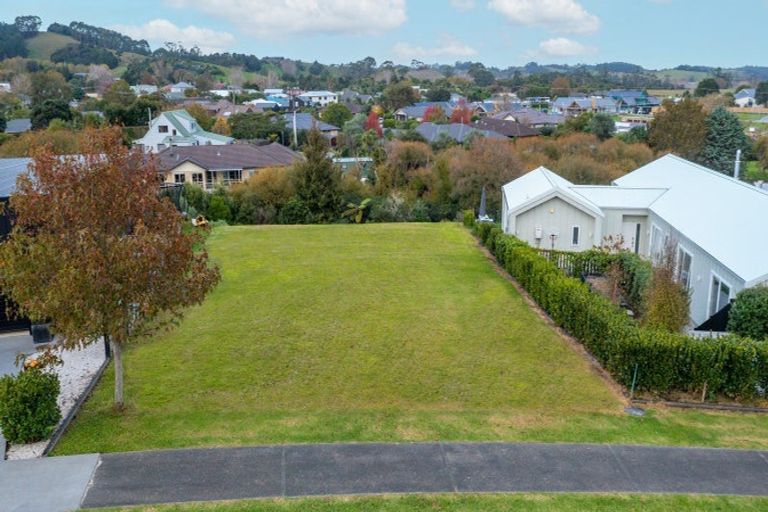 Photo of property in 37 Laly Haddon Place, Matakana, 0985