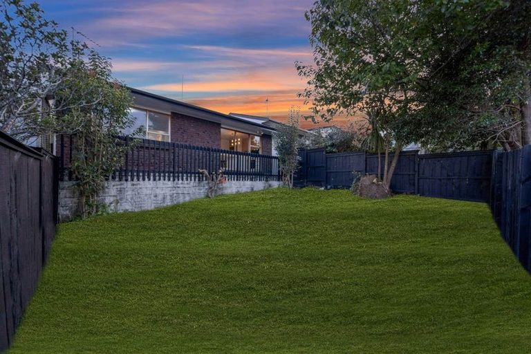 Photo of property in 2/4173a Great North Road, Glen Eden, Auckland, 0602