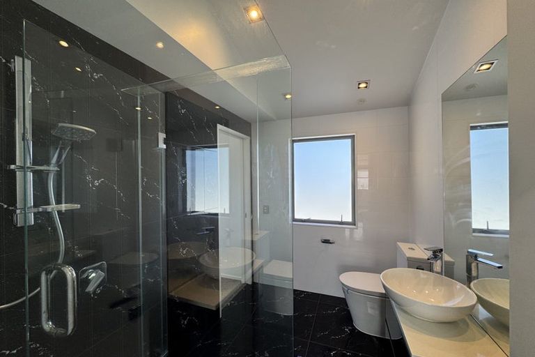 Photo of property in 16 Bucklands Beach Road, Bucklands Beach, Auckland, 2012