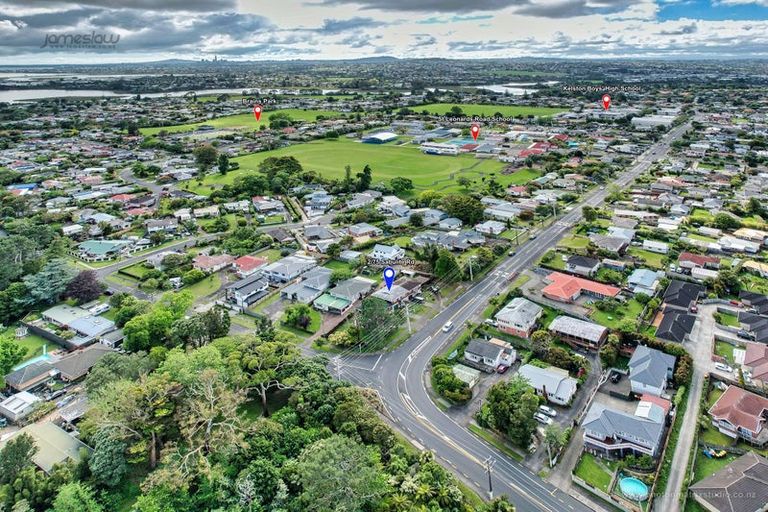 Photo of property in 2/75 Sabulite Road, Kelston, Auckland, 0602