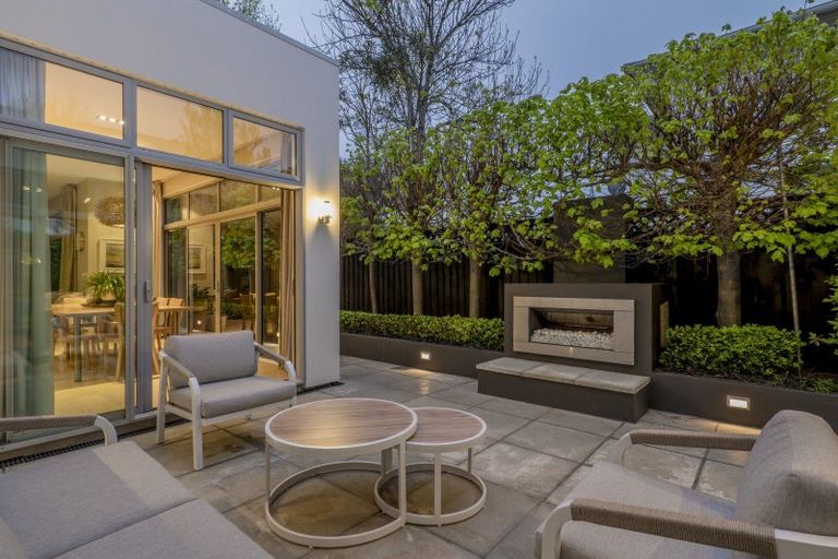 Photo of property in 35 Waiwetu Street, Fendalton, Christchurch, 8052