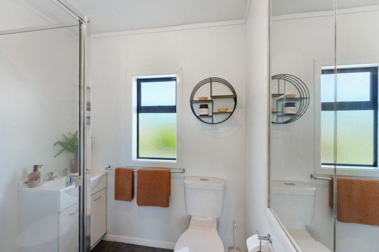 Photo of property in 14 Totara Street, Otaki, 5512