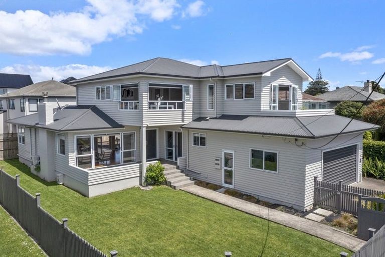 Photo of property in 65 Seacliffe Avenue, Belmont, Auckland, 0622