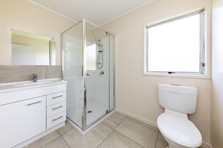 Photo of property in 3 Bundena Place, Clendon Park, Auckland, 2103