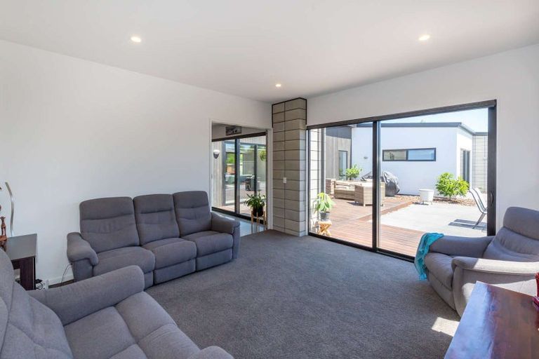 Photo of property in 37 Tiny Hill Drive, Rolleston, 7614