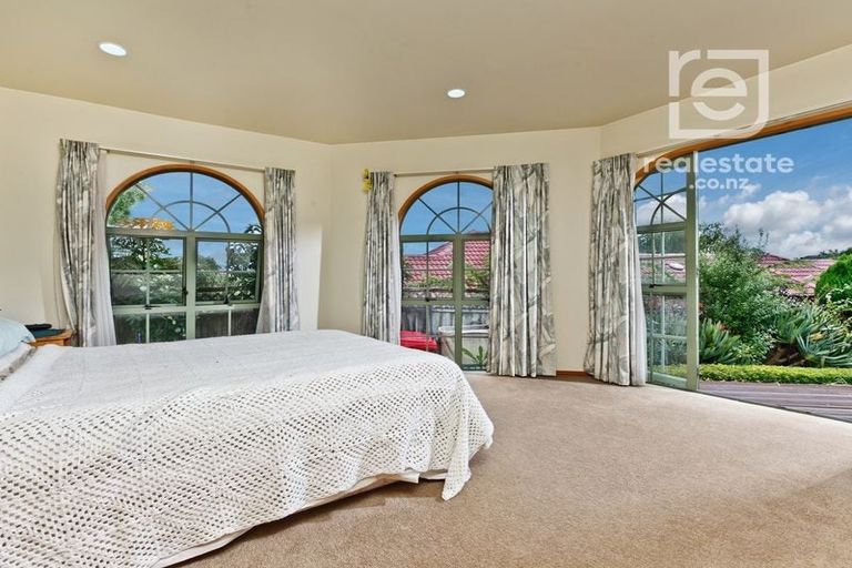 Photo of property in 25 Taroka Close, Pinehill, Auckland, 0632