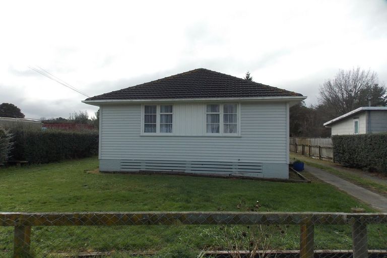 Photo of property in 3 Wilson Road, Hunterville, 4730