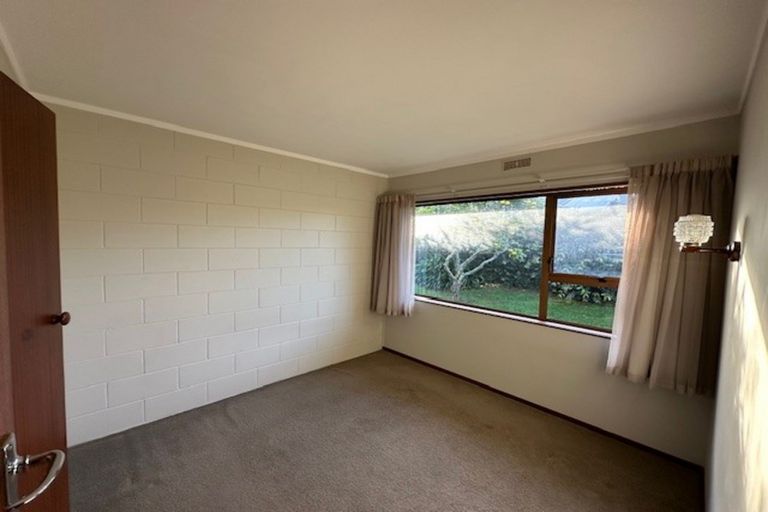 Photo of property in 3 Manhattan Heights, Glendene, Auckland, 0602