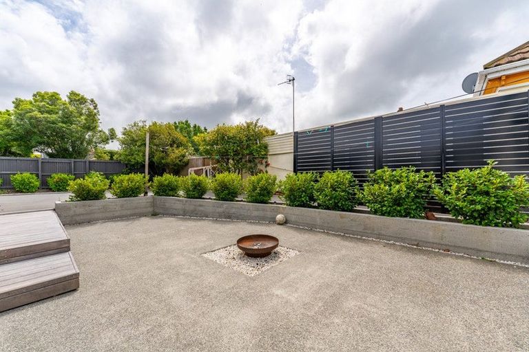 Photo of property in 82 Avenue Road, West End, Timaru, 7910