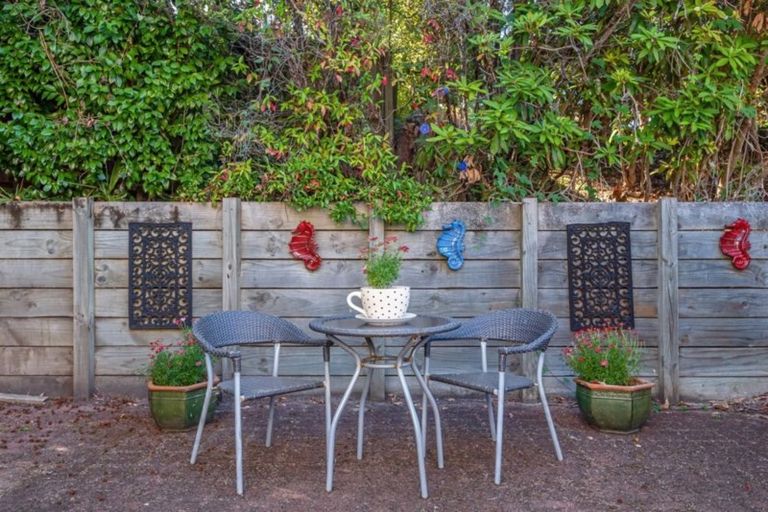 Photo of property in 2/3 Killarney Avenue, Torbay, Auckland, 0630