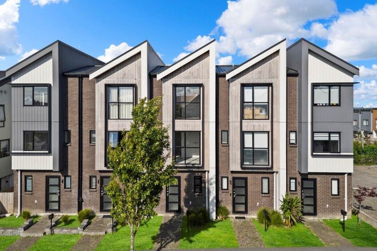 Photo of property in 3/36 Westgate Drive, Westgate, Auckland, 0614