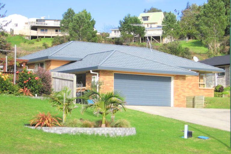 Photo of property in 91 Roberta Crescent, Orewa, 0931