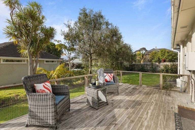 Photo of property in 35 Philomel Crescent, Bayswater, Auckland, 0622