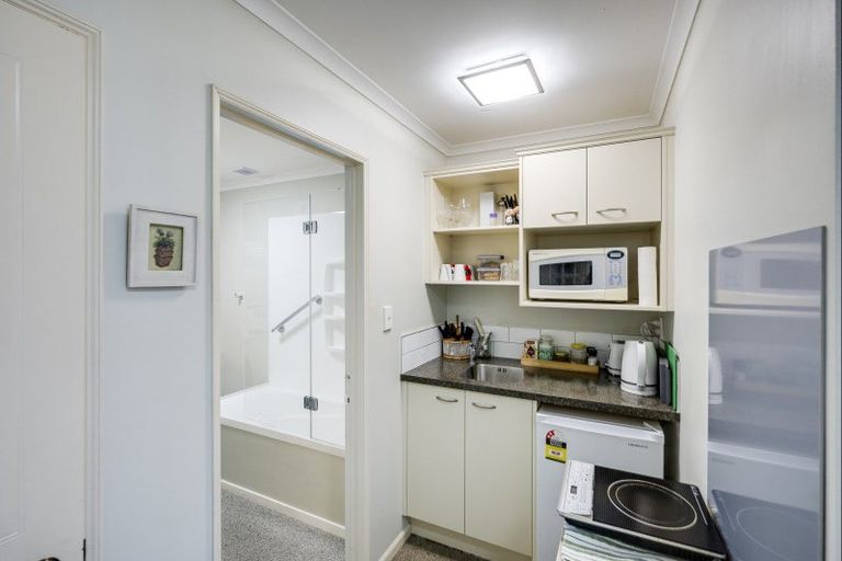 Photo of property in 76a Churchill Drive, Taradale, Napier, 4112