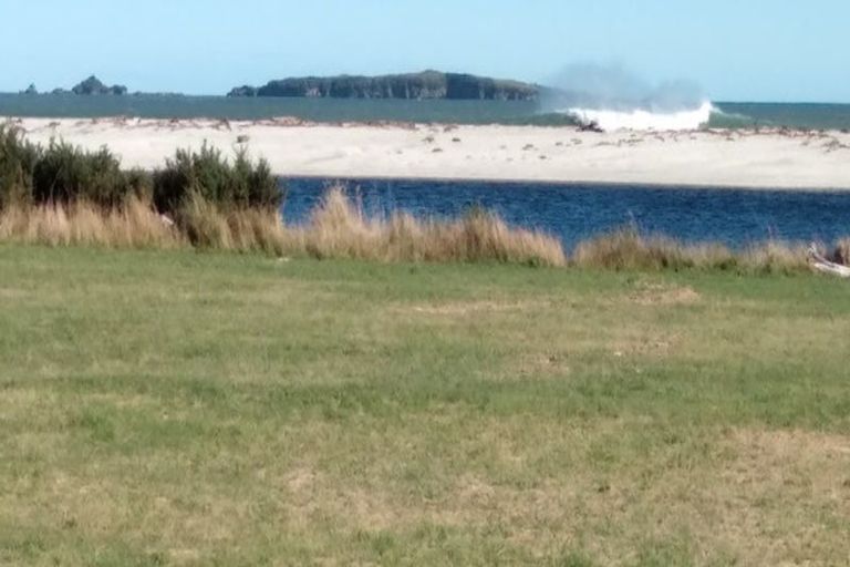 Photo of property in 25 Fox Moth Drive, Haast, 7886