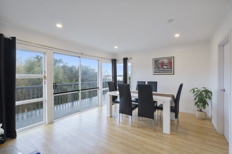 Photo of property in 49 Spence Road, Henderson, Auckland, 0612